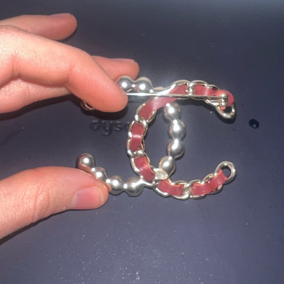 AUTHENTIC Calfskin Pearl CC Chain Brooch Burgundy Gold Chanel, real vintage - Picture 2 of 9
